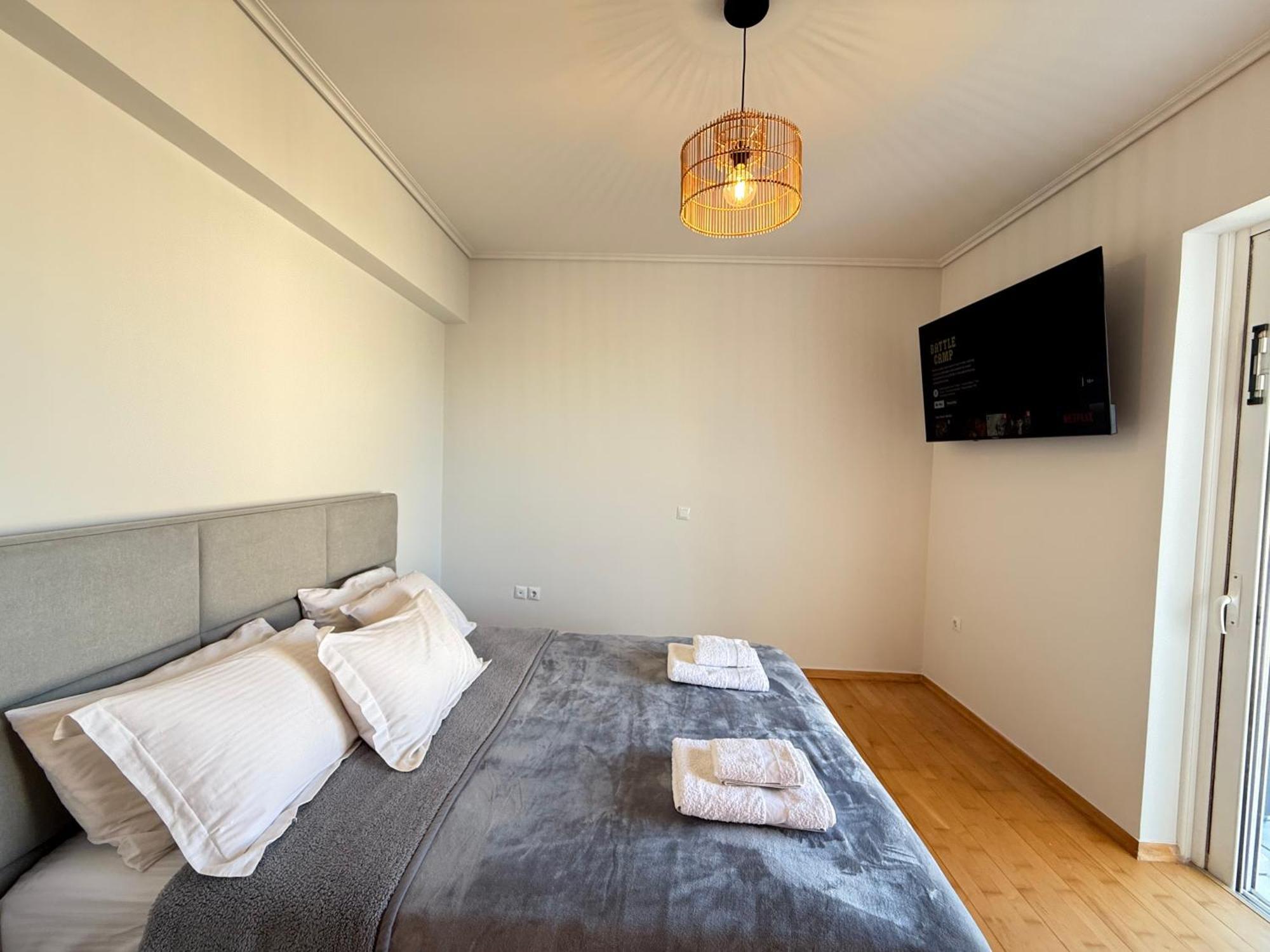 Sunny Home Private Jacuzzi Hydromassage Acropolis & Lycabettus Far View Parking 300M Metro Peristeri Ateny Zewnętrze zdjęcie